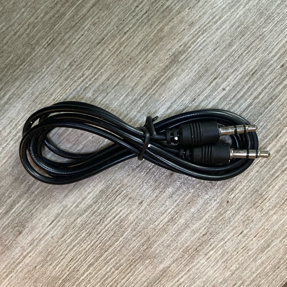 3.5mm AUX Audio Cable – Male-to-Male